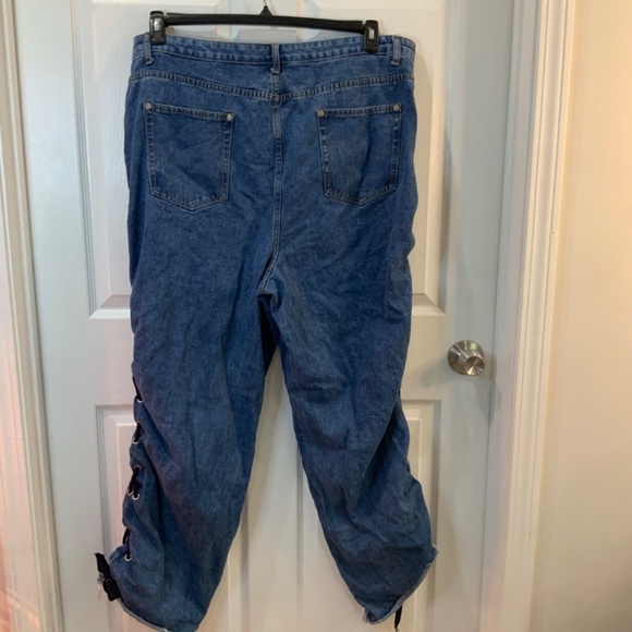 BOOHOO BLUE LACE UP JEANS PLUS SIZE 18 - Picture 4 of 6
